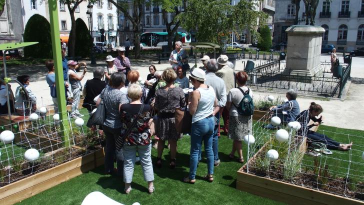  Balade poétique autour des jardins éphémères à l'Hôtel de Ville