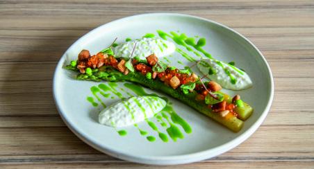 Entrée printanière Asperges  burrata et œufs de truite