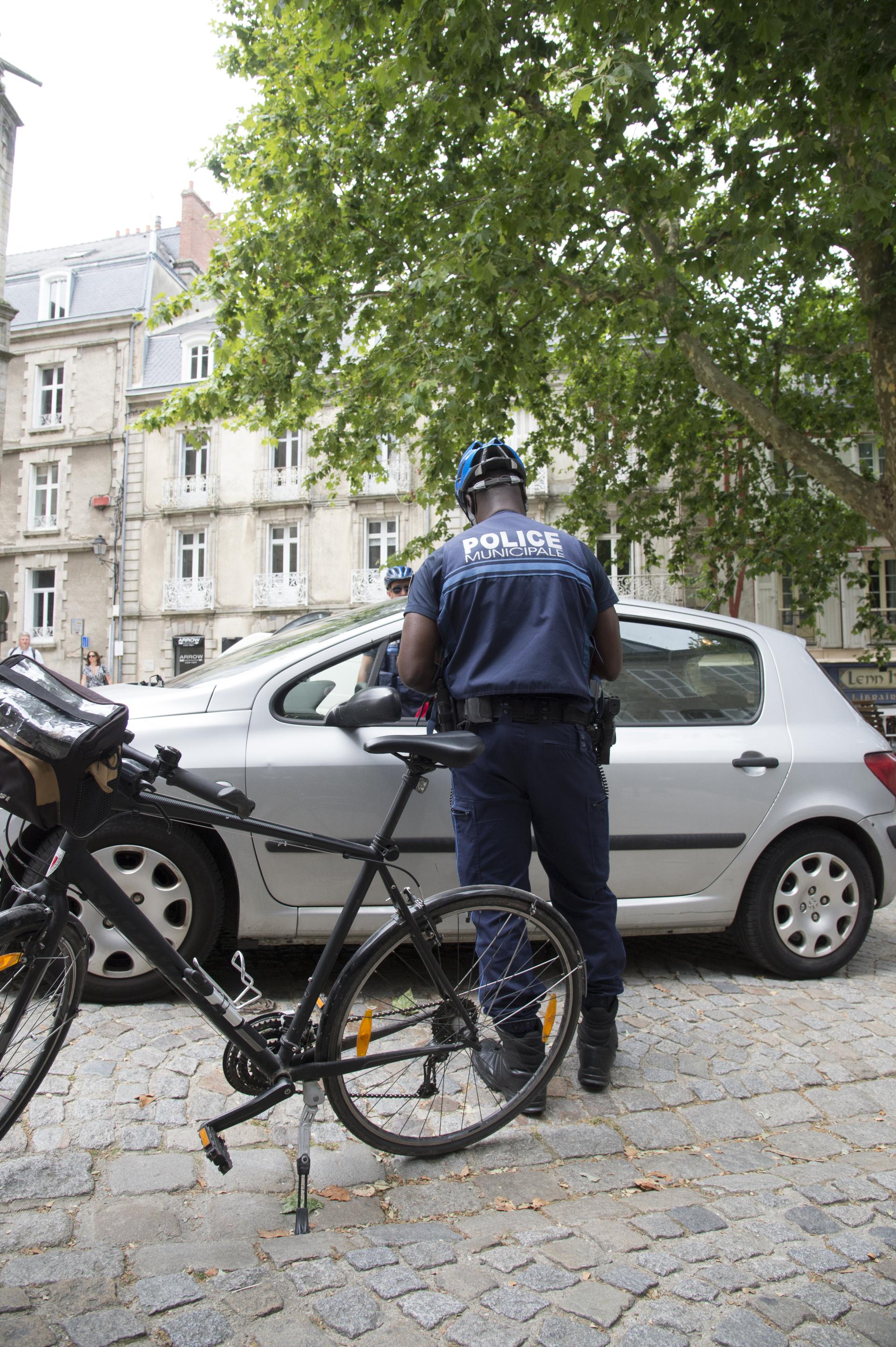 Porte clés policier cycliste Français